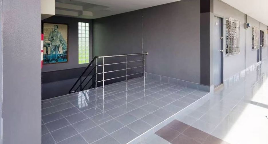Apartamento con servicios en venta de 30 habitaciones en Mueang Phichit, Phichit