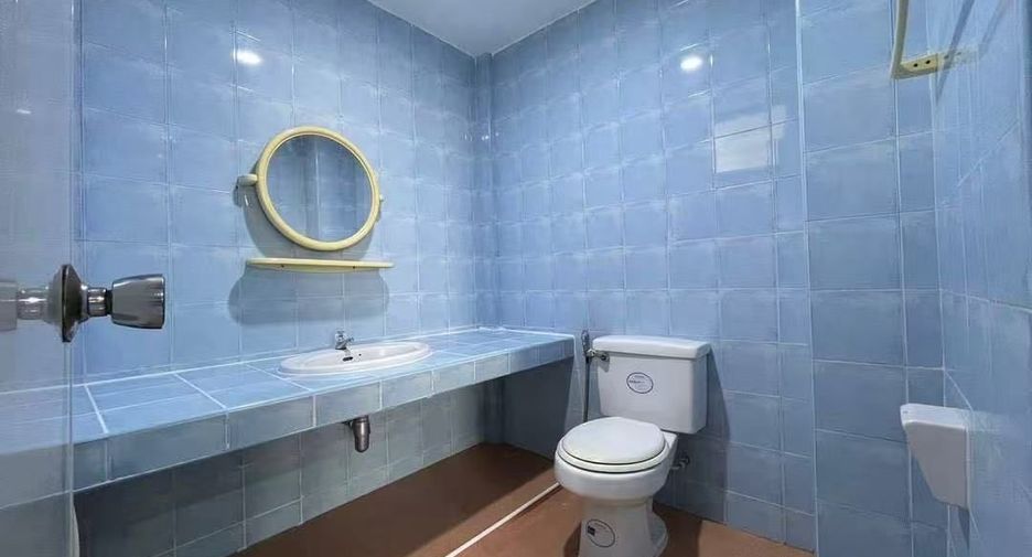 Apartamento con servicios en venta de 30 habitaciones en Mueang Phichit, Phichit