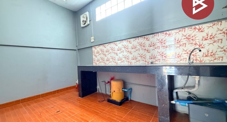 Local comercial en venta de 1 habitaciones en Si Racha, Chonburi