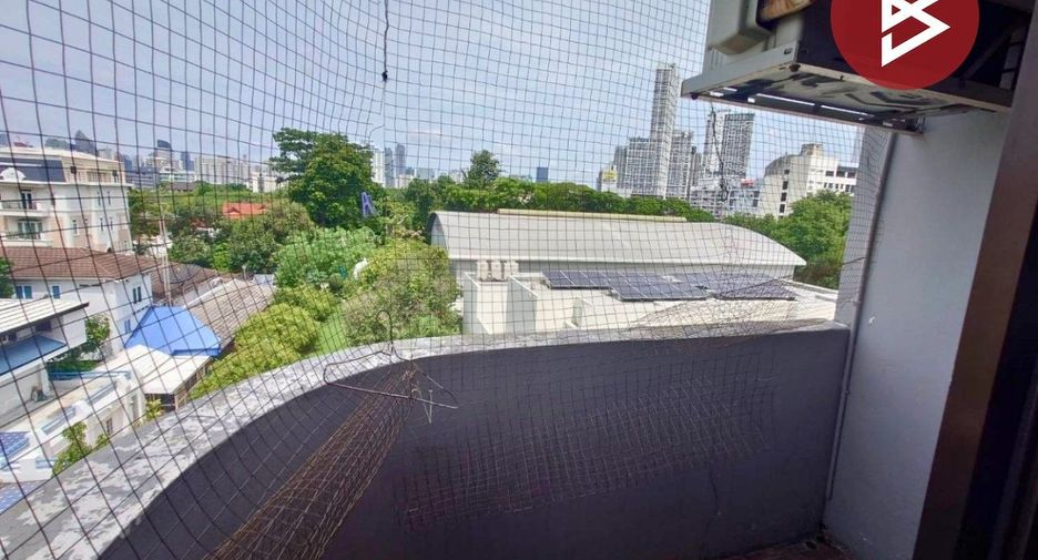 For sale 1 bed condo in Huai Khwang, Bangkok