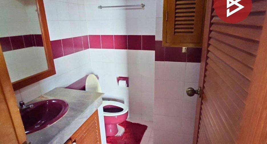 For sale 1 bed condo in Huai Khwang, Bangkok