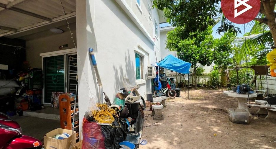 For sale 3 bedrooms townhouse in Phan Thong, Chonburi