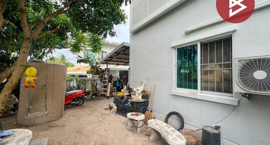 For sale 3 bedrooms townhouse in Phan Thong, Chonburi