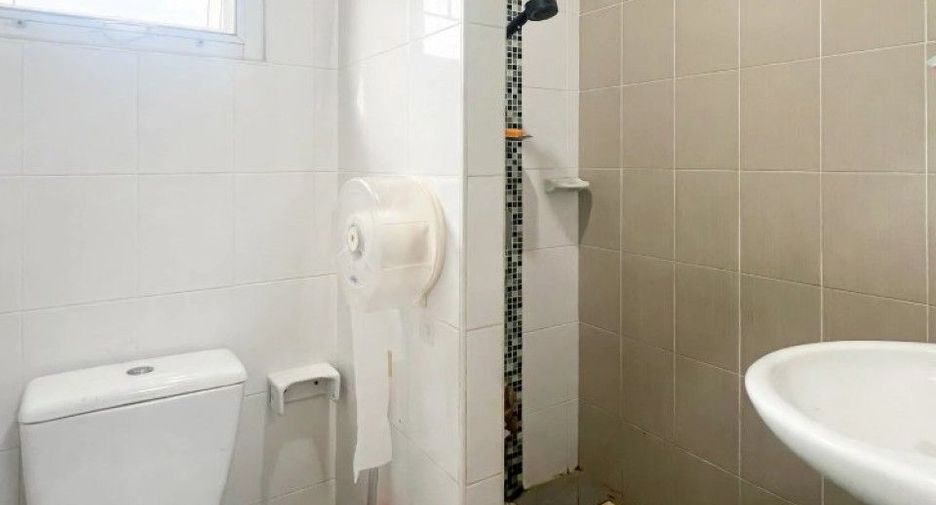 For sale 3 bedrooms townhouse in Phan Thong, Chonburi