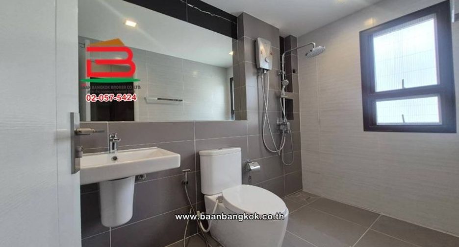 For rent and for sale 4 bedrooms house in Mueang Nonthaburi, Nonthaburi