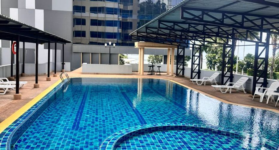 Condo en venta de 1 habitaciones en Si Racha, Chonburi