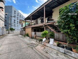 Grundstück zum Kauf in Huai Khwang, Bangkok