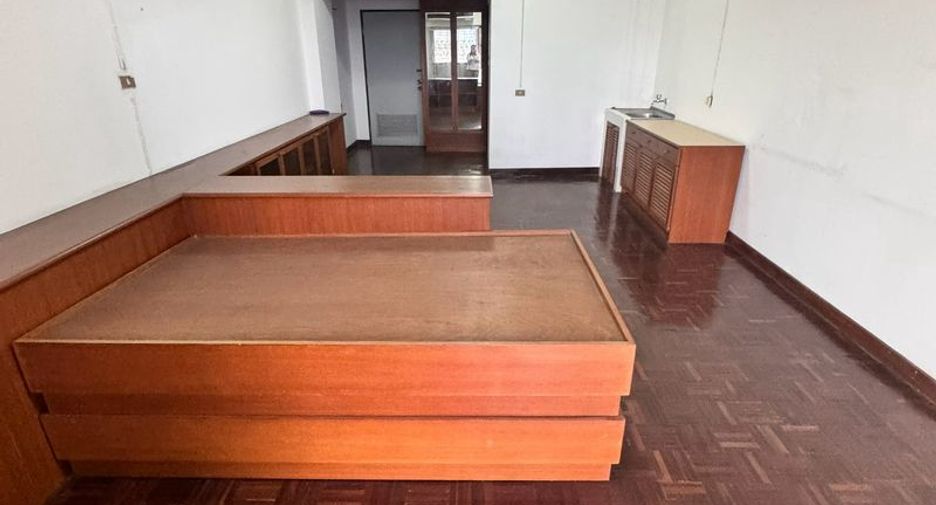 For sale 1 bed condo in Si Racha, Chonburi