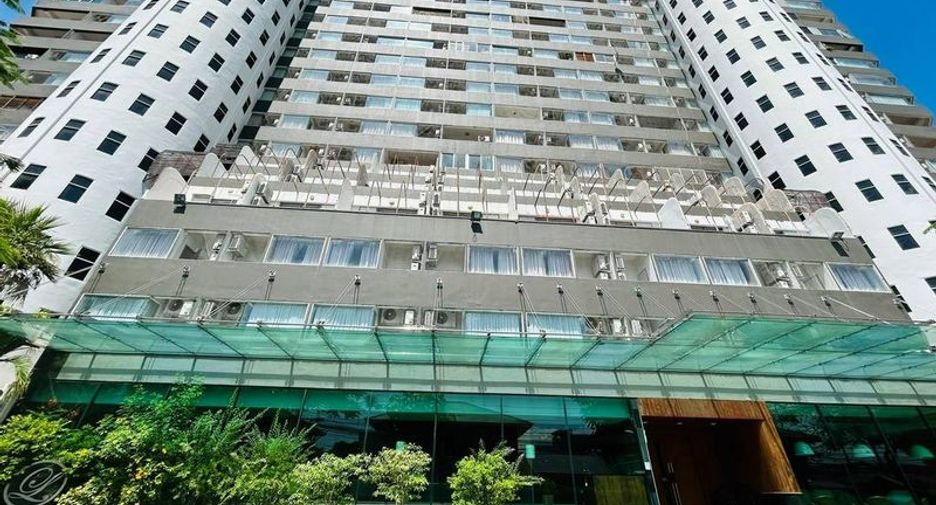 For sale 1 bed condo in Si Racha, Chonburi