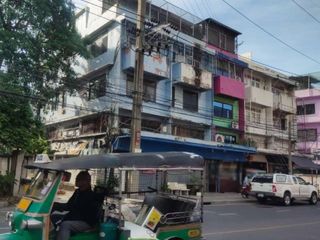 Gewerbefläche zum Kauf mit 7 Zimmer in Chom Thong, Bangkok