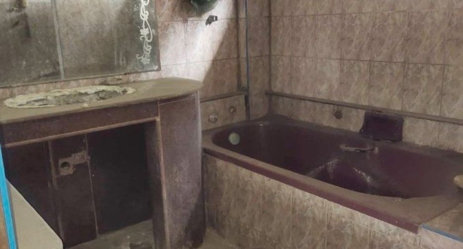 Gewerbefläche zum Kauf mit 7 Zimmer in Chom Thong, Bangkok