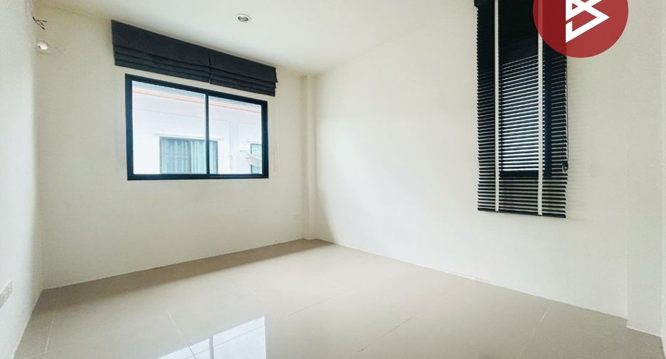 Casa en venta de 4 habitaciones en Phra Samut Chedi, Samut Prakan