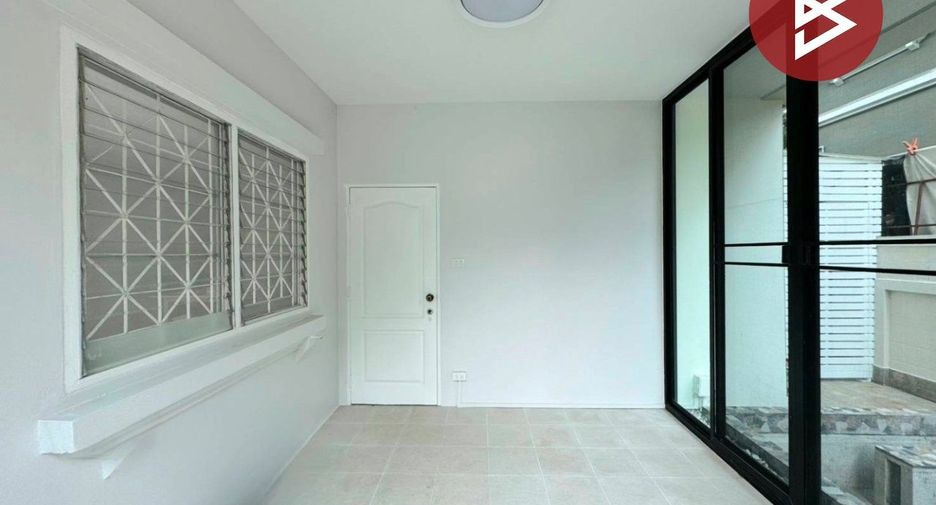 Casa en venta de 3 habitaciones en Lat Krabang, Bangkok