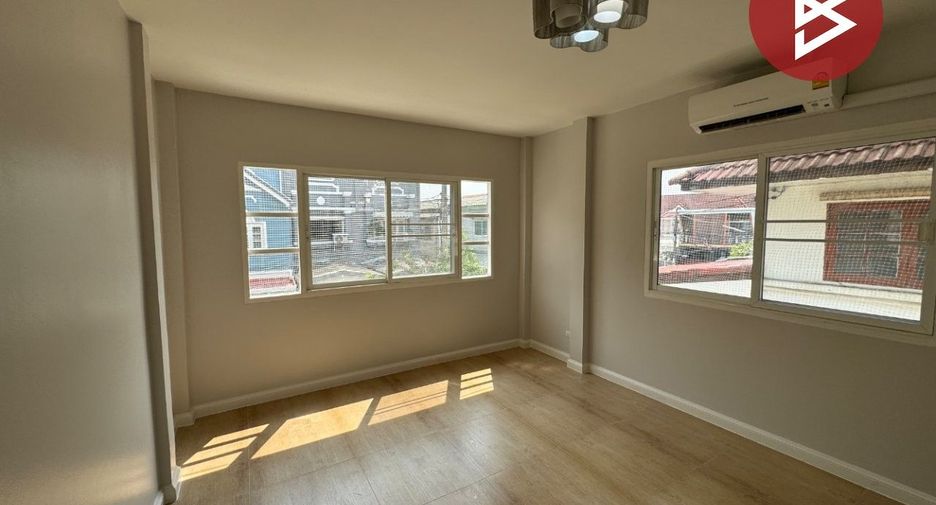 Casa en venta de 3 habitaciones en Lat Krabang, Bangkok