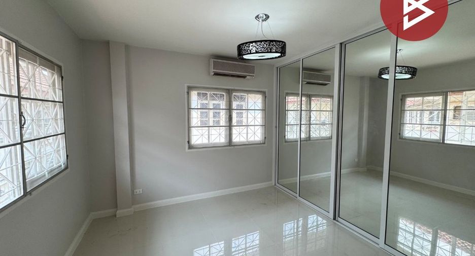 Casa en venta de 3 habitaciones en Lat Krabang, Bangkok
