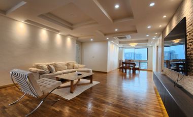 For sale 3 bedrooms condo in Khlong Toei, Bangkok