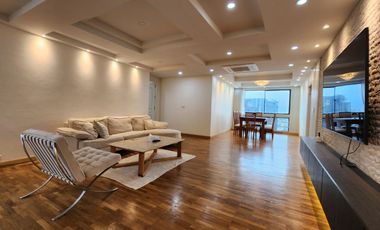 For sale 3 bedrooms condo in Khlong Toei, Bangkok