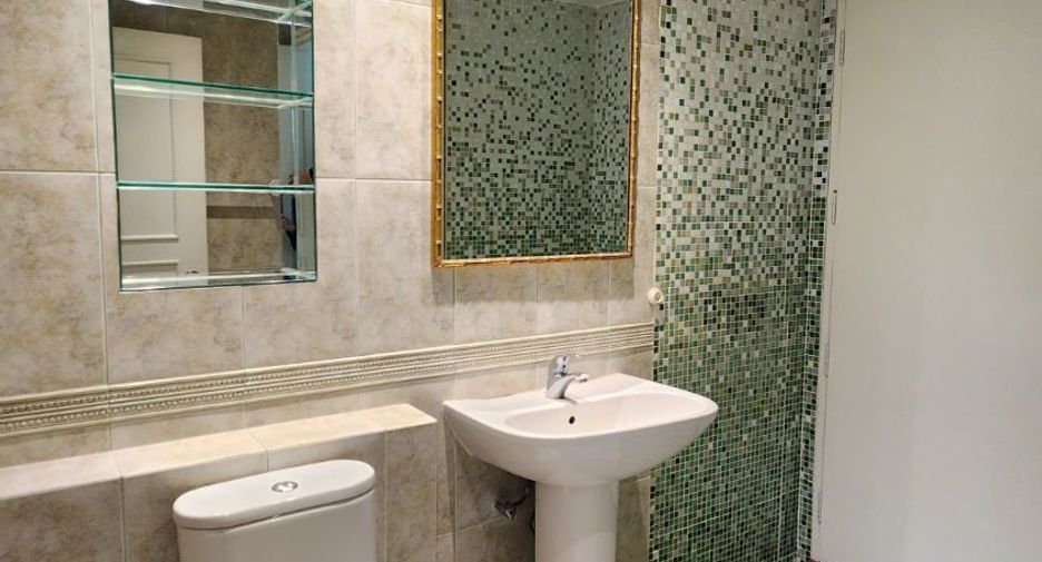 For sale 3 bedrooms condo in Khlong Toei, Bangkok