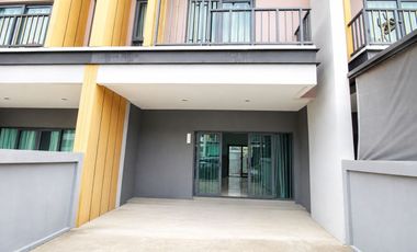出售 2 卧室 联排别墅 在 Mueang Rayong, Rayong