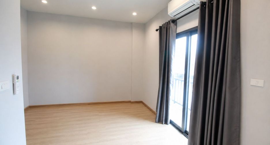 出售 2 卧室 联排别墅 在 Mueang Rayong, Rayong