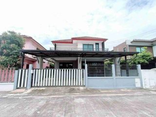 Haus zum Kauf mit 3 Zimmer in Khlong Sam Wa, Bangkok