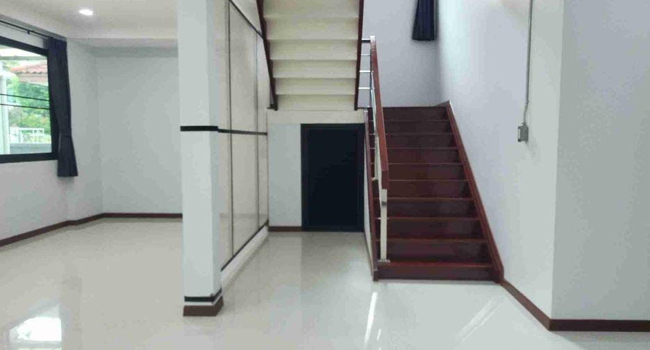 Haus zum Kauf mit 3 Zimmer in Khlong Sam Wa, Bangkok