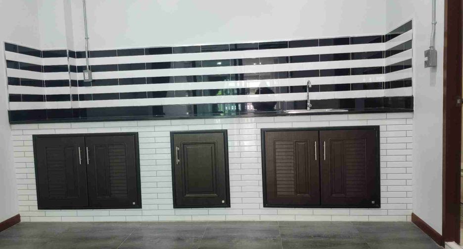 Haus zum Kauf mit 3 Zimmer in Khlong Sam Wa, Bangkok