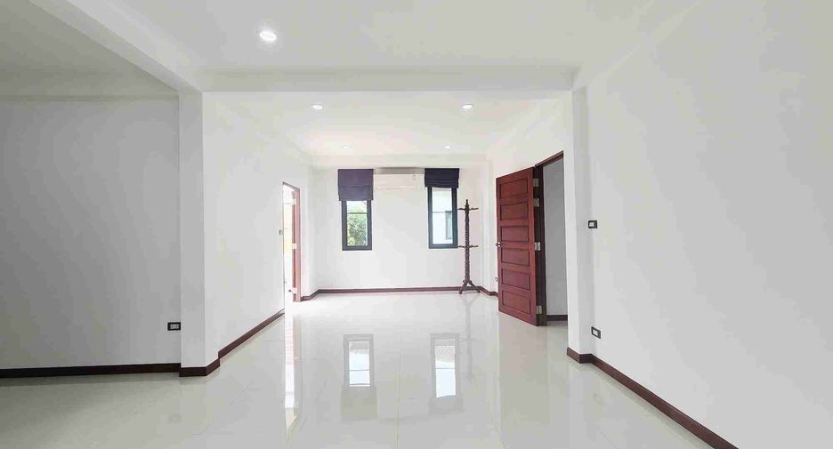 Haus zum Kauf mit 3 Zimmer in Khlong Sam Wa, Bangkok