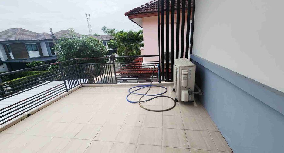 Haus zum Kauf mit 3 Zimmer in Khlong Sam Wa, Bangkok