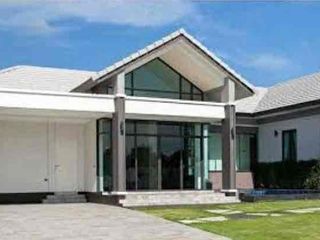 For rent 3 bedrooms villa in Bang Lamung, Chonburi