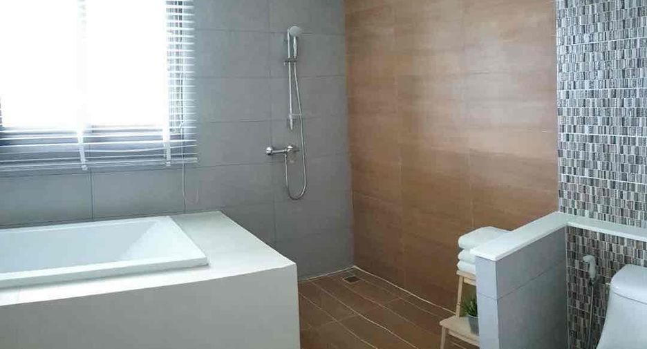 For rent 3 bedrooms villa in Bang Lamung, Chonburi