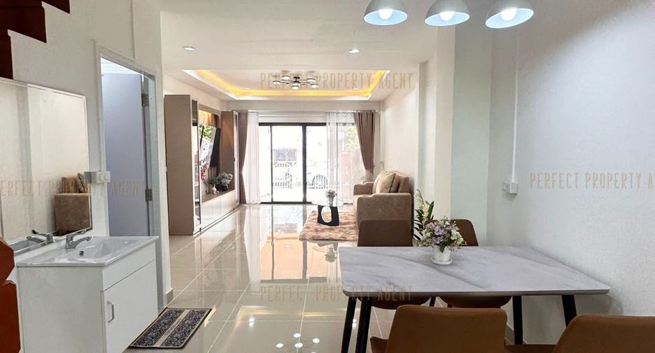 For sale 2 bedrooms townhouse in Lat Krabang, Bangkok