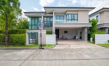 Casa en alquiler de 4 habitaciones en Taling Chan, Bangkok
