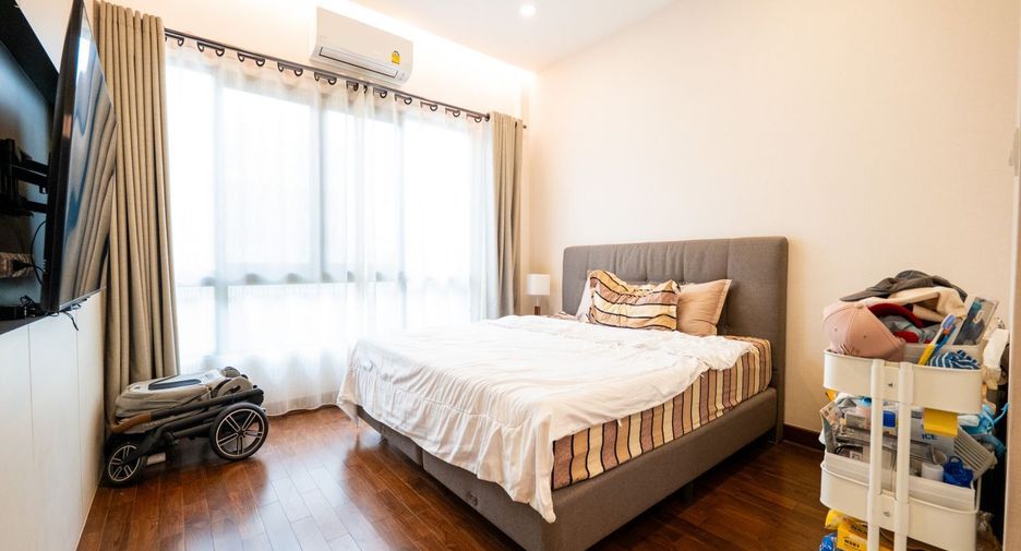 Casa en alquiler de 4 habitaciones en Taling Chan, Bangkok