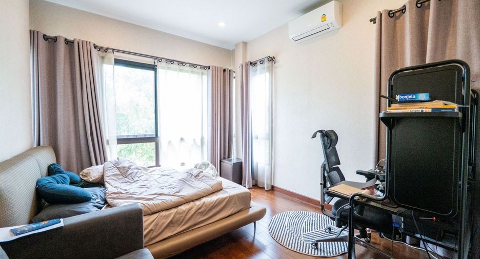 Casa en alquiler de 4 habitaciones en Taling Chan, Bangkok