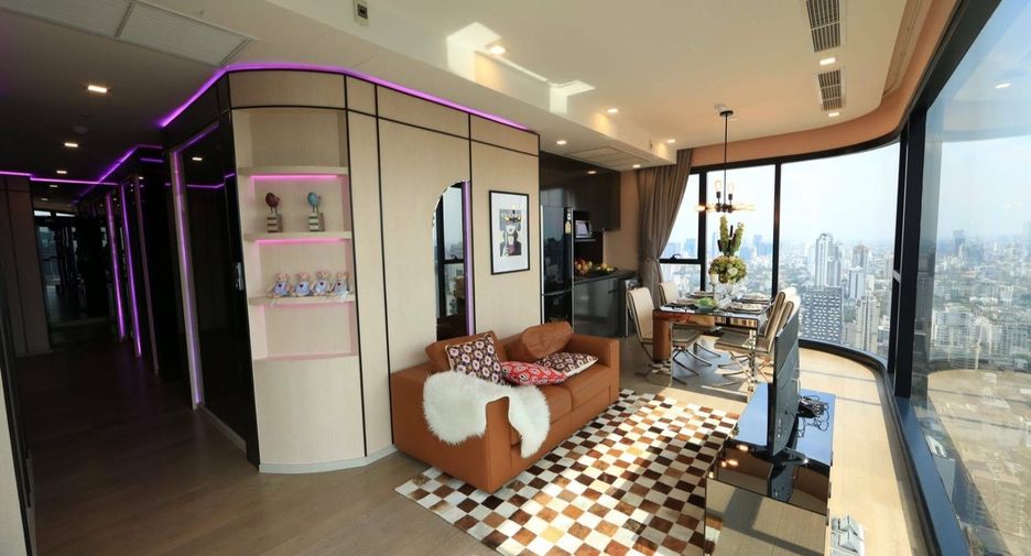 For rent 3 bedrooms condo in Khlong Toei, Bangkok