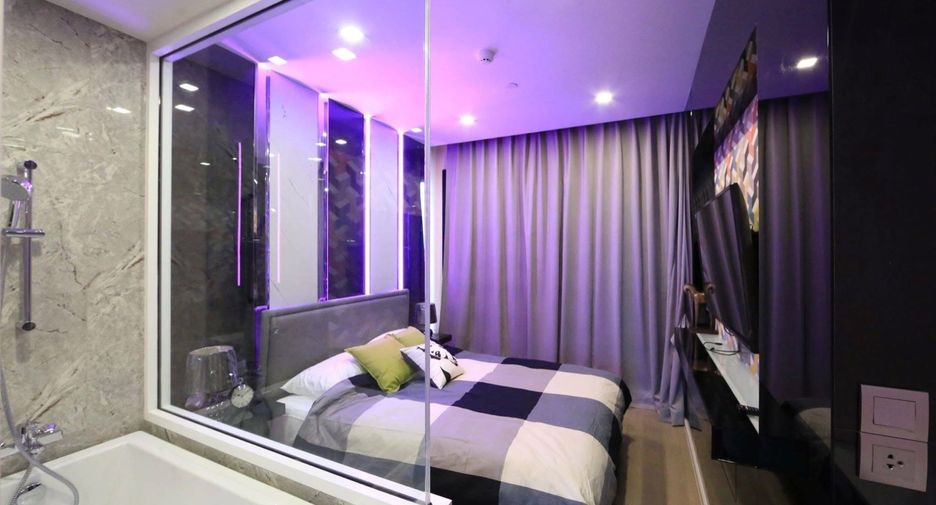 For rent 3 bedrooms condo in Khlong Toei, Bangkok