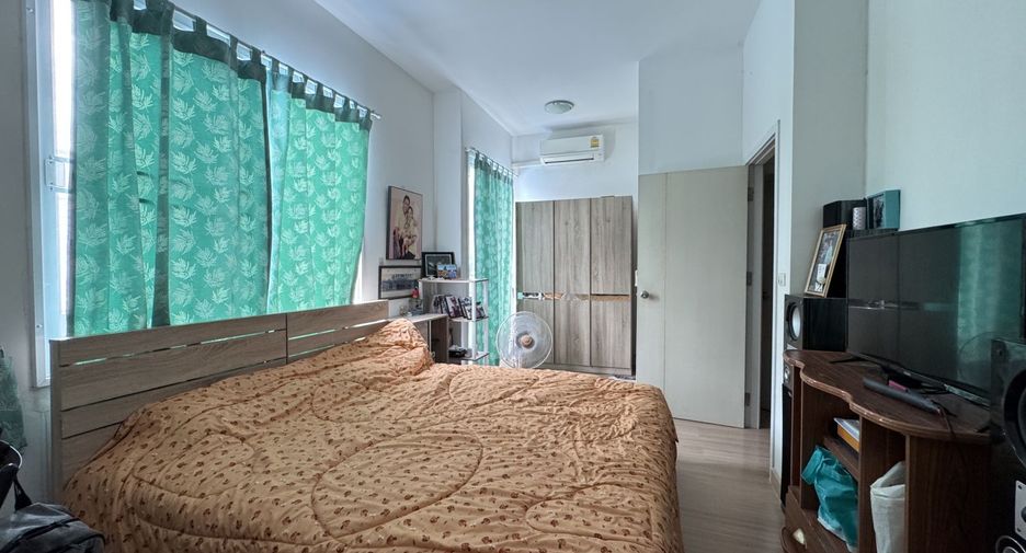 Casa adosada en venta de 3 habitaciones en Sai Mai, Bangkok
