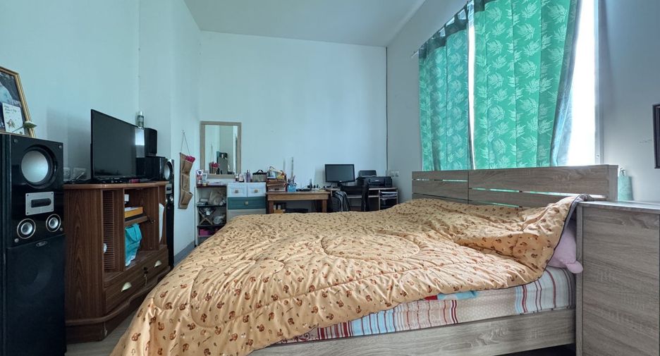 Casa adosada en venta de 3 habitaciones en Sai Mai, Bangkok