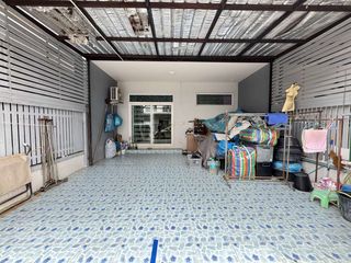 Casa adosada en venta de 3 habitaciones en Sai Mai, Bangkok