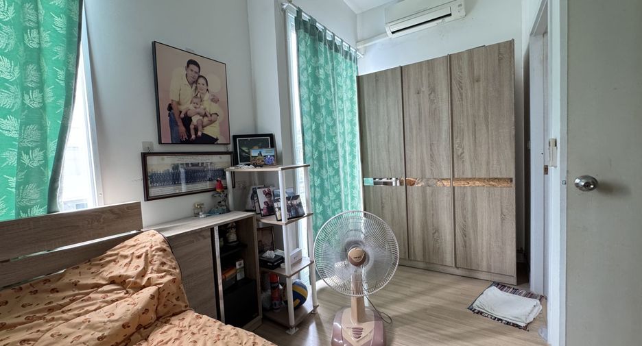 Casa adosada en venta de 3 habitaciones en Sai Mai, Bangkok