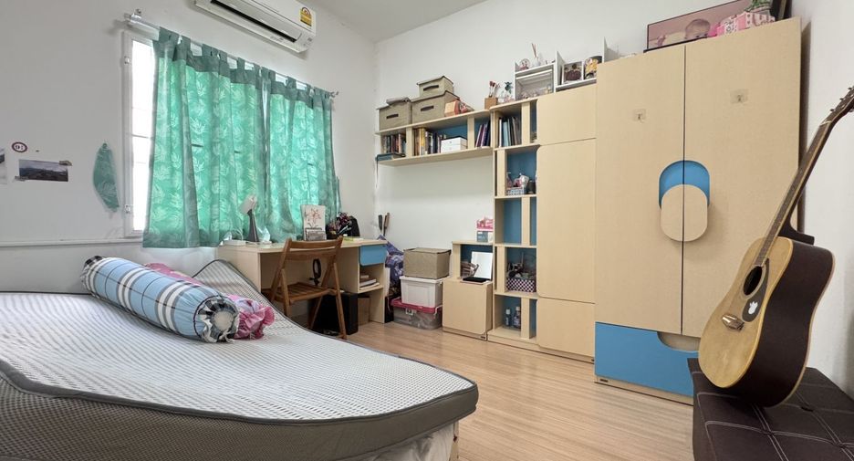 Casa adosada en venta de 3 habitaciones en Sai Mai, Bangkok