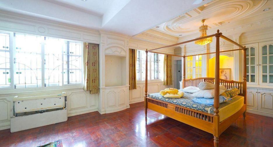 Haus zum Kauf mit 8 Zimmer in Bang Khae, Bangkok