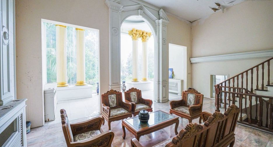 Haus zum Kauf mit 8 Zimmer in Bang Khae, Bangkok