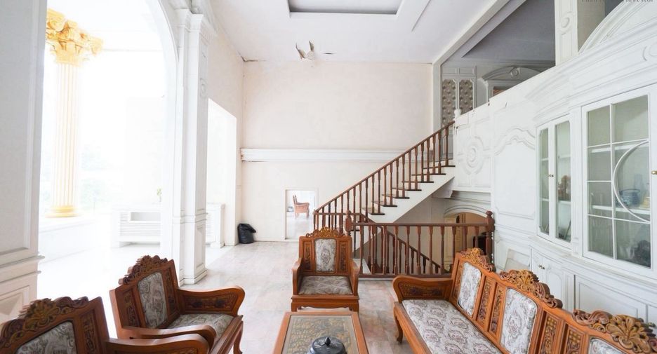 Haus zum Kauf mit 8 Zimmer in Bang Khae, Bangkok