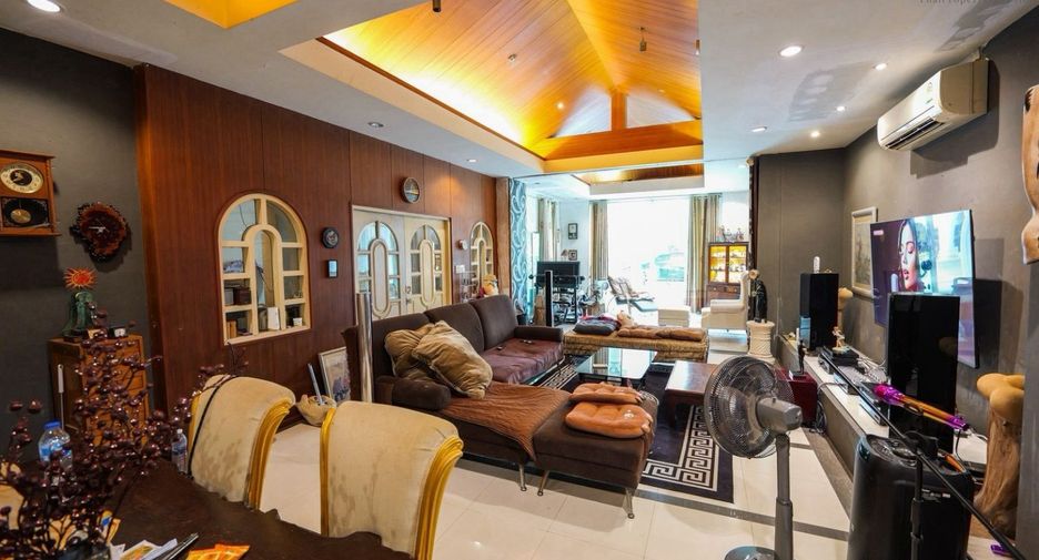 Haus zum Kauf mit 8 Zimmer in Bang Khae, Bangkok