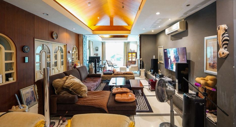 Haus zum Kauf mit 8 Zimmer in Bang Khae, Bangkok