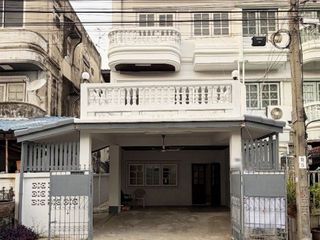 For sale 4 bedrooms townhouse in Pak Kret, Nonthaburi