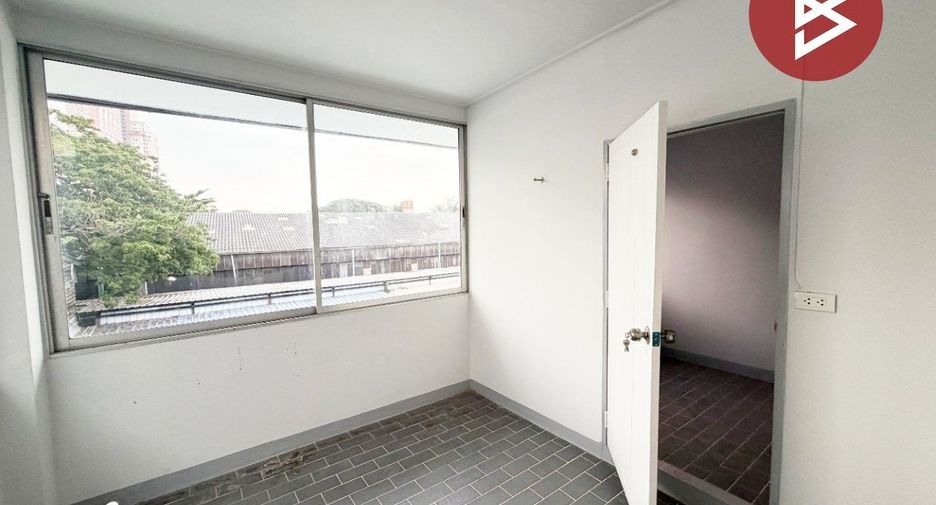 For sale 4 bedrooms townhouse in Pak Kret, Nonthaburi