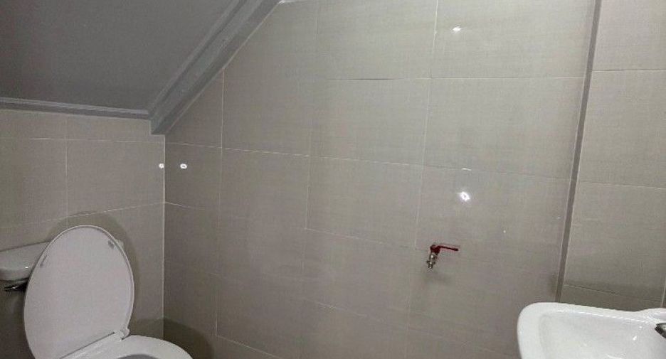 For sale 4 bedrooms townhouse in Pak Kret, Nonthaburi
